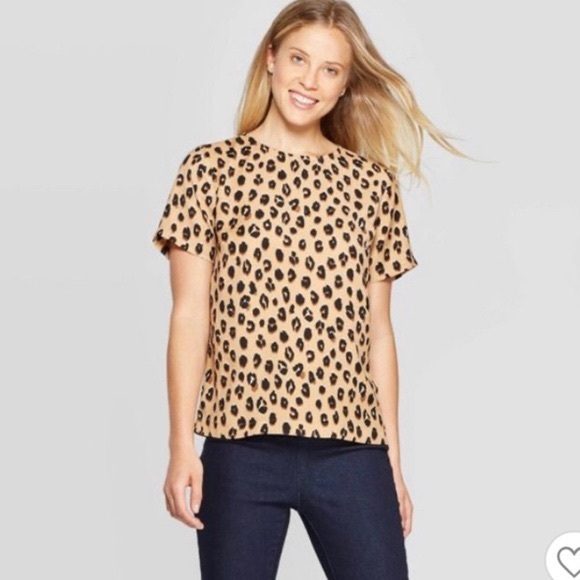 a new day | Leopard Top - Picture 1 of 3